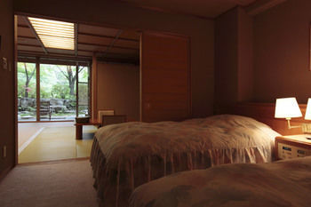 Shikotsuko Daiichi Suizantei 4*